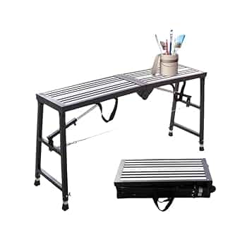 脚立3台。足場板１枚、うま脚立１台。 脚立3台。足場板1枚、うま脚立1台。